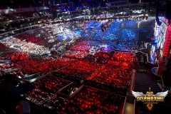 Uzi退役引爆电竞圈：微博话题破10亿，传奇选手告别S系列赛舞台